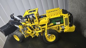 LEGO Technic 42030 Volvo L350F Wheel Loader - READ DESCRIPTION - No Remote