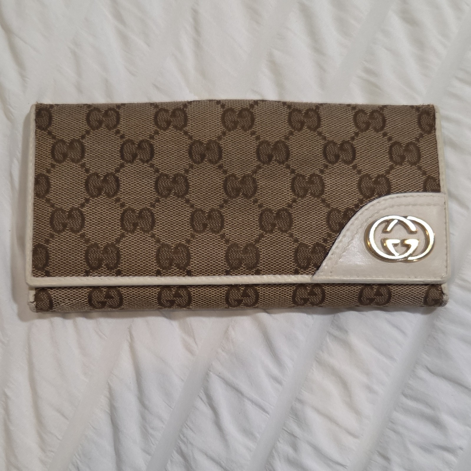 Gucci Brown White Women's Wallet Folding Logo Button Credit Card