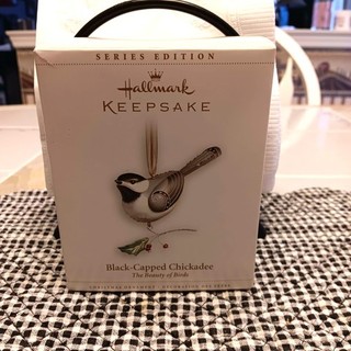 HALLMARK BLACK CAPPED CHICKADEE #2 BEAUTY OF BIRDS 2006 CHRISTMAS ORNAMENTS BIRD