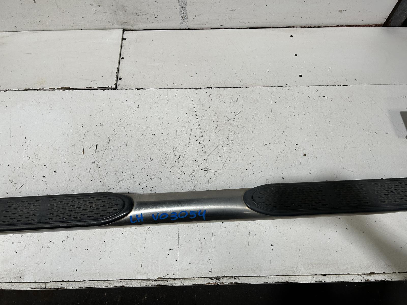 Toyota Kluger Left Side Step MCU28 01/2001-04/2007 - thumbnail 3