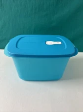 Tupperware Crystalwave Microwave Bowl 9 Cup/ 2.3L Rectangular Blue