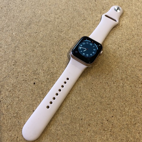Apple Watch Series 5 S5 (GPS + LTE) 40mm Boîtier Or avec Bracelet Sport Rose Sable S/M - Photo 7 sur 11