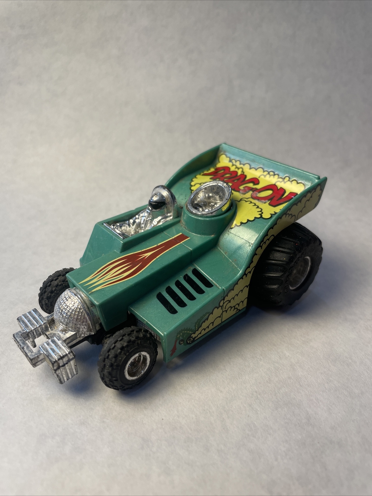 Vintage 1987 Drag-On Matchbox car 4 1/2 inches Long Dragster