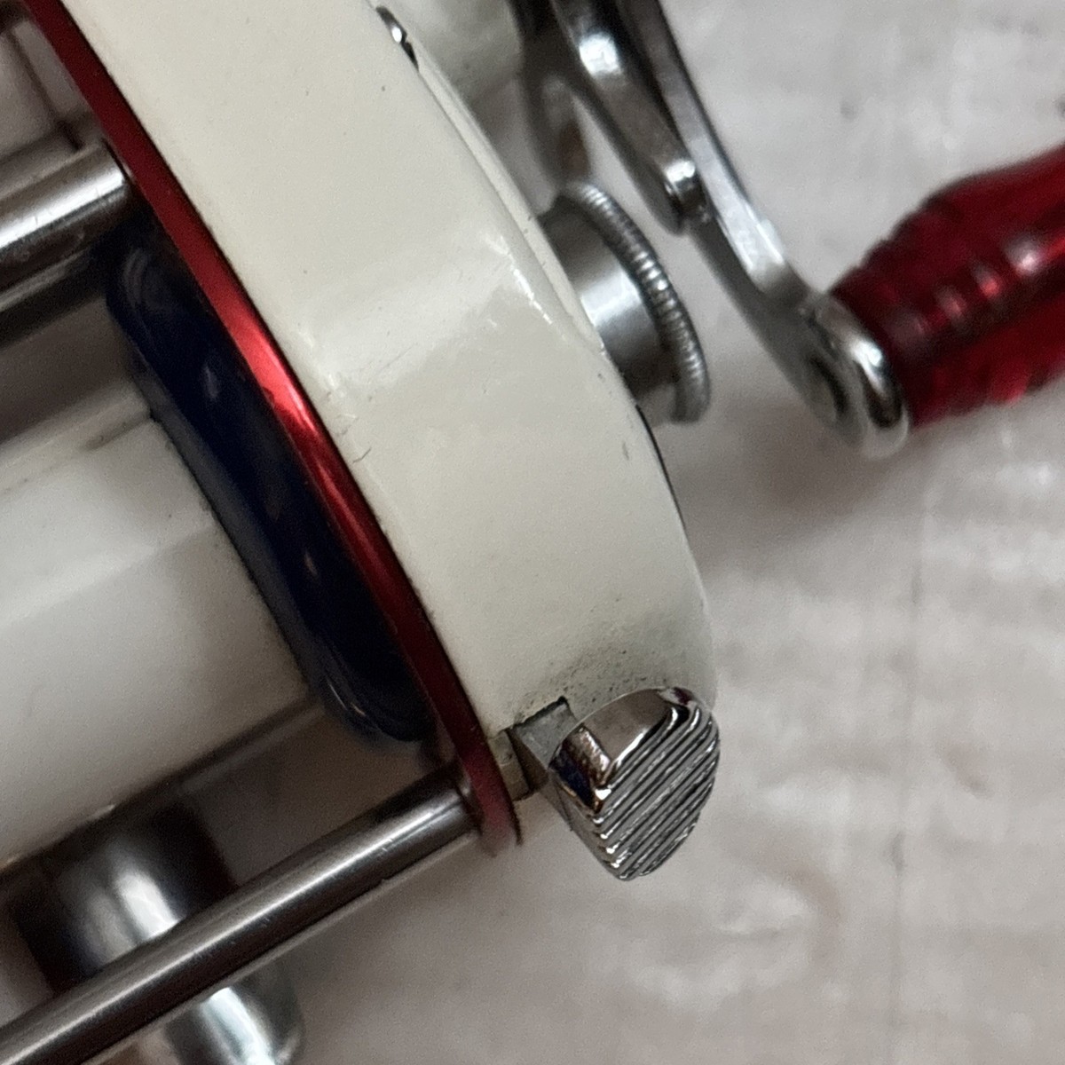 シェイクスピア　1975 Shakespeare 1975 Bicentennial Baitcaster Fishing Reel w/ Arbor All