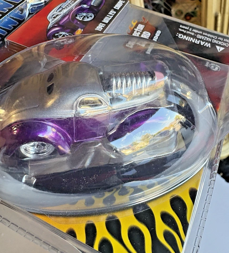 MUSCLE MACHINES • 1941 Willys Coupe [Purple & Silver]. 1/64 Scale  - Image 3 of 4