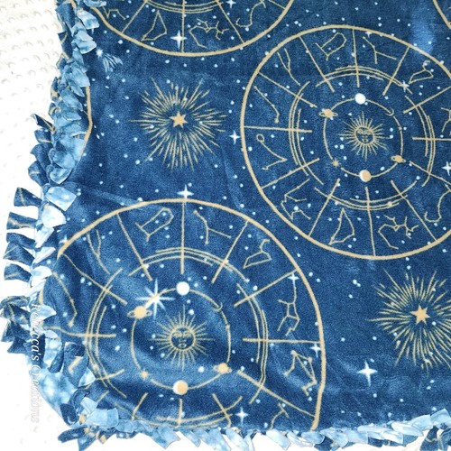 Celestial Stars Zodiac WARM HANDMADE 2 layer fringe tie blanket/throw 54"× 60" - Picture 6 of 6