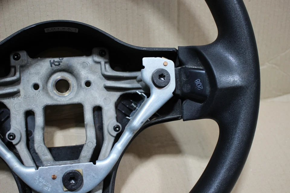 Lenkrad MR977310 / MR955201 / MZ313102 / MZ313104 Mitsubishi Colt Z34A Bj,06 - Bild 3 von 4