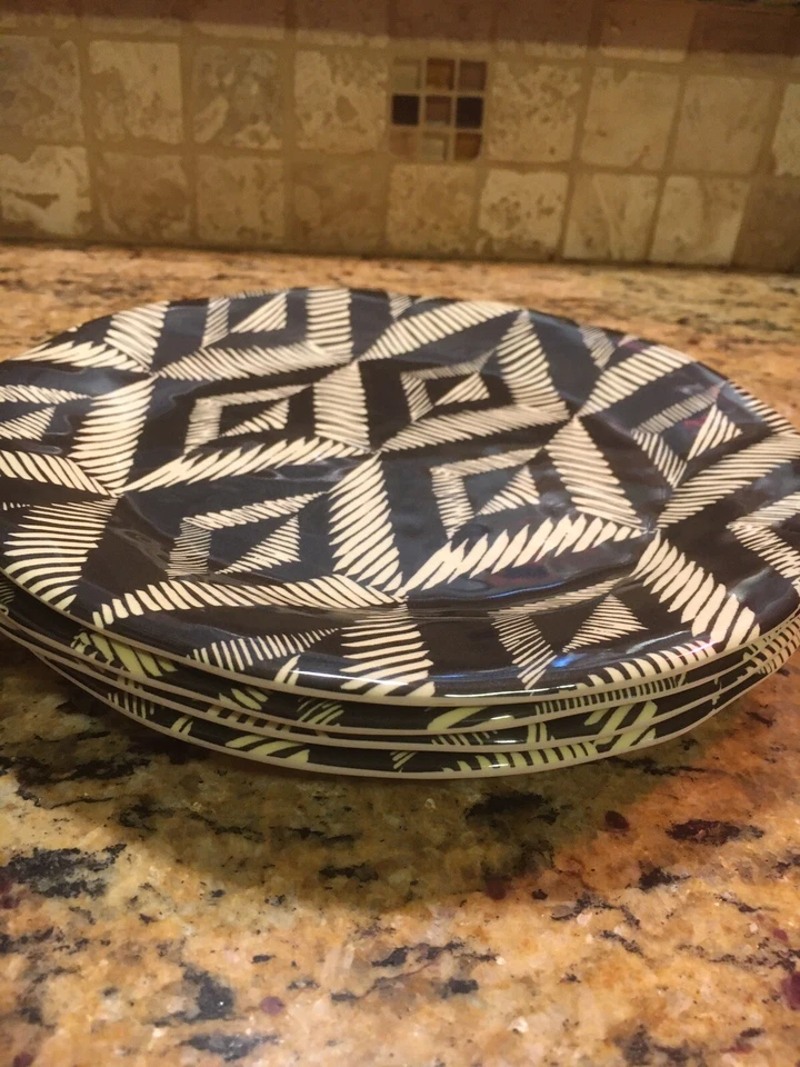 Set of 4 Melamine Plates Abstract Design By Max Studio Home - Image 4 of 4