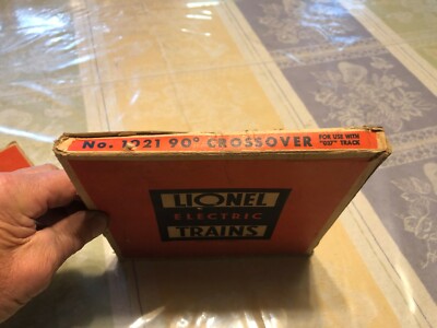 VINTAGE LIONEL #1021  90 DEGREE 027 CROSSING  EX w ORIG BOX!