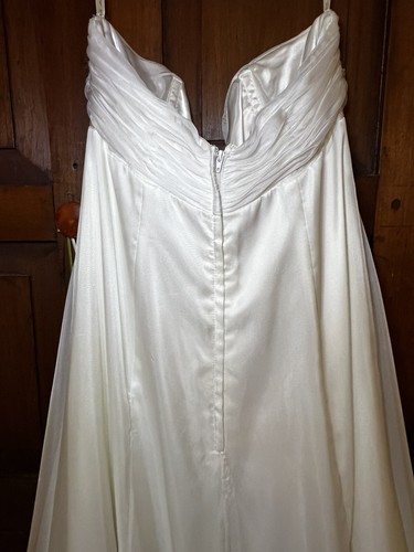 Galina Wedding Gown Size 10/12 White Chiffon Strapless Empire Waist 4 Layer - Picture 5 of 18
