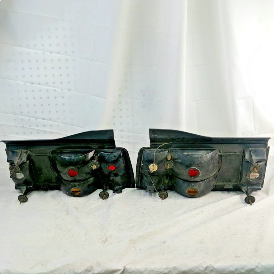 GM 16502715 16502716 1985-1987 Chevrolet Cavalier escotilla izquierda derecha par de luces traseras OE Foto 4 de 4