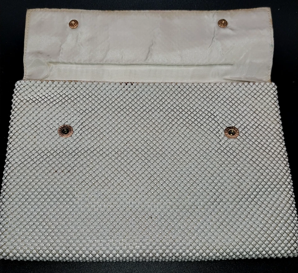De colección ~ Whiting & Davis Co ~ Blanco ~ Malla ~ Cartera de mano ~ Hecho en EE. UU. Foto 2 de 4