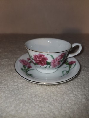 Avon Porcelain Blossom of the Month January Carnation Cup & Saucer 1991