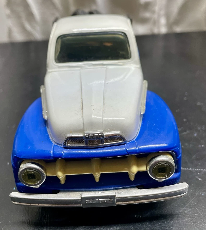 Ford Pickup 1951 edición limitada Die Cast Coin Bank/Ertl Company State Line Foto 2 de 4