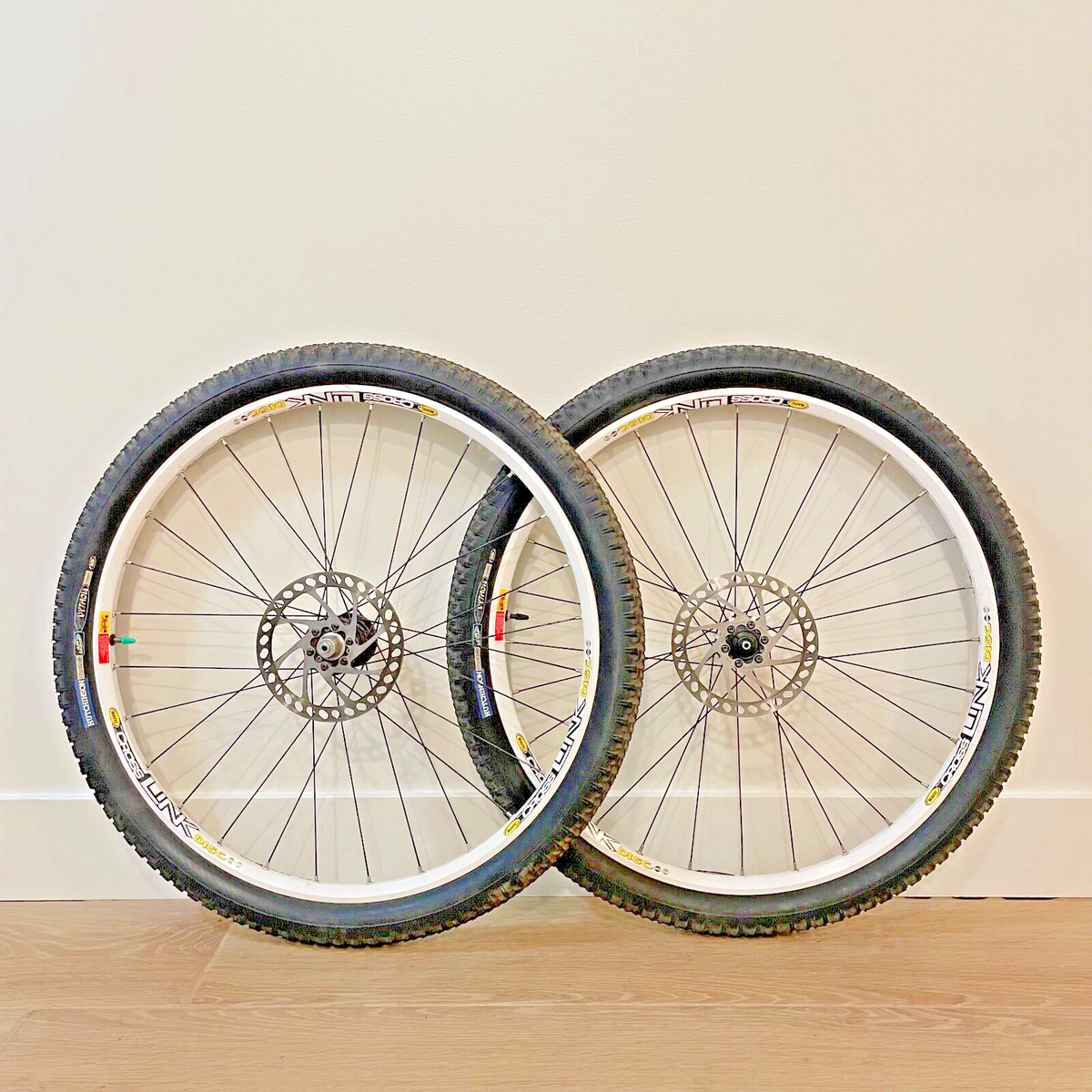 Vintage Chris King and Mavic Cross Link MTB Bike 26