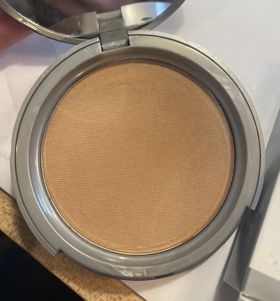 COLORESCIENCE PRESSED MINERAL BRONZER - MOJAVE 11.6g / 0.41oz Compact Full Size - Image 2 of 4