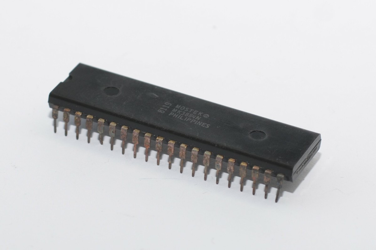 Lot De 2 Processeurs (CPU) Mostek MK3880‑N‑4‑Z80 Originaux – Neufs Sous Blister