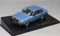 Volvo 240 Turbo Custom Hellblau 1983 1:43 IXO CLC550N Modellauto