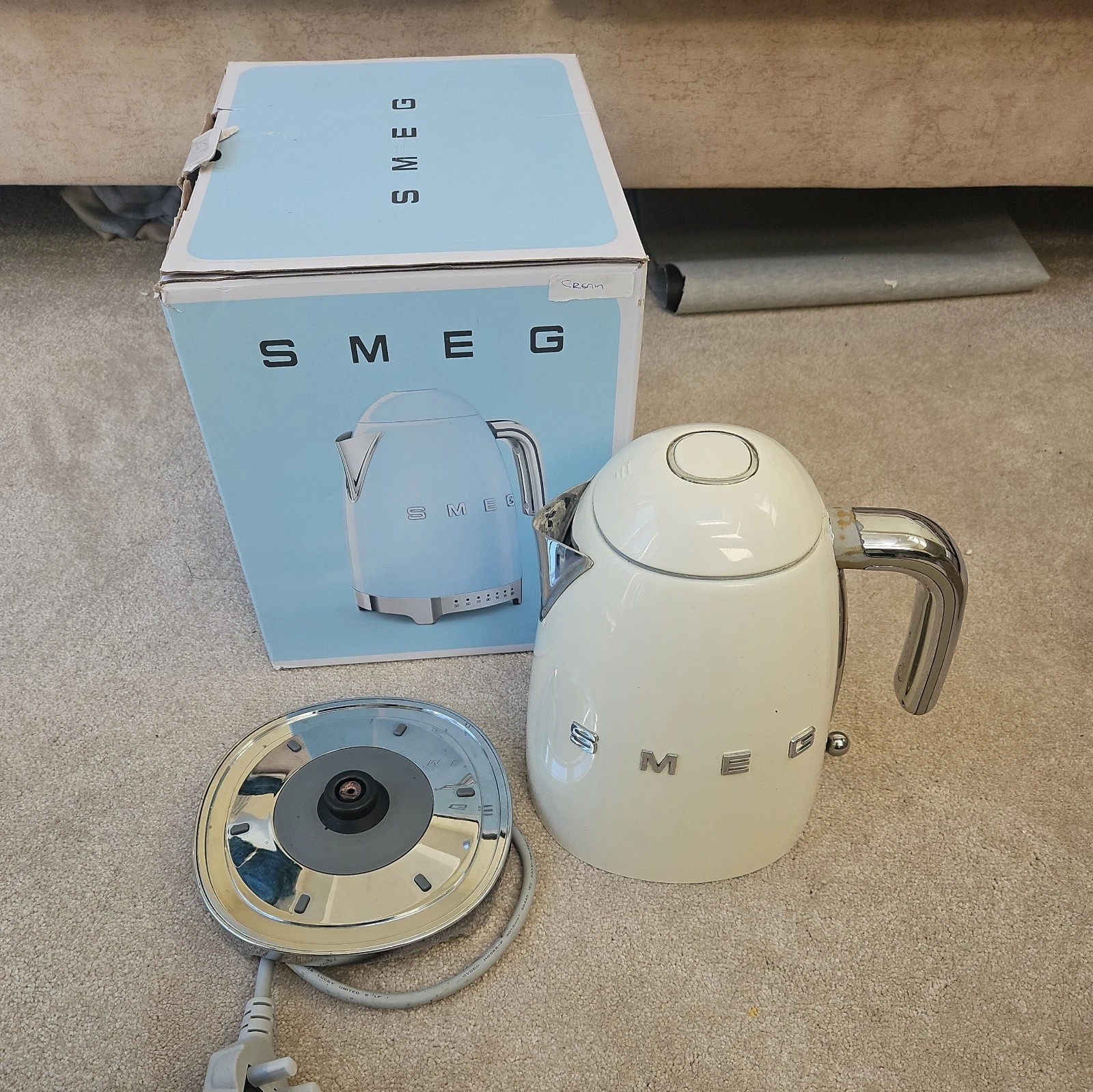 Smeg KLF03CRUK 3000W 1.7L Retro Style Jug Kettle Cream -Fast Dispatch