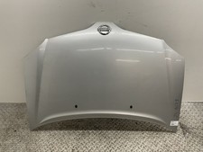 Capot Nissan TINO