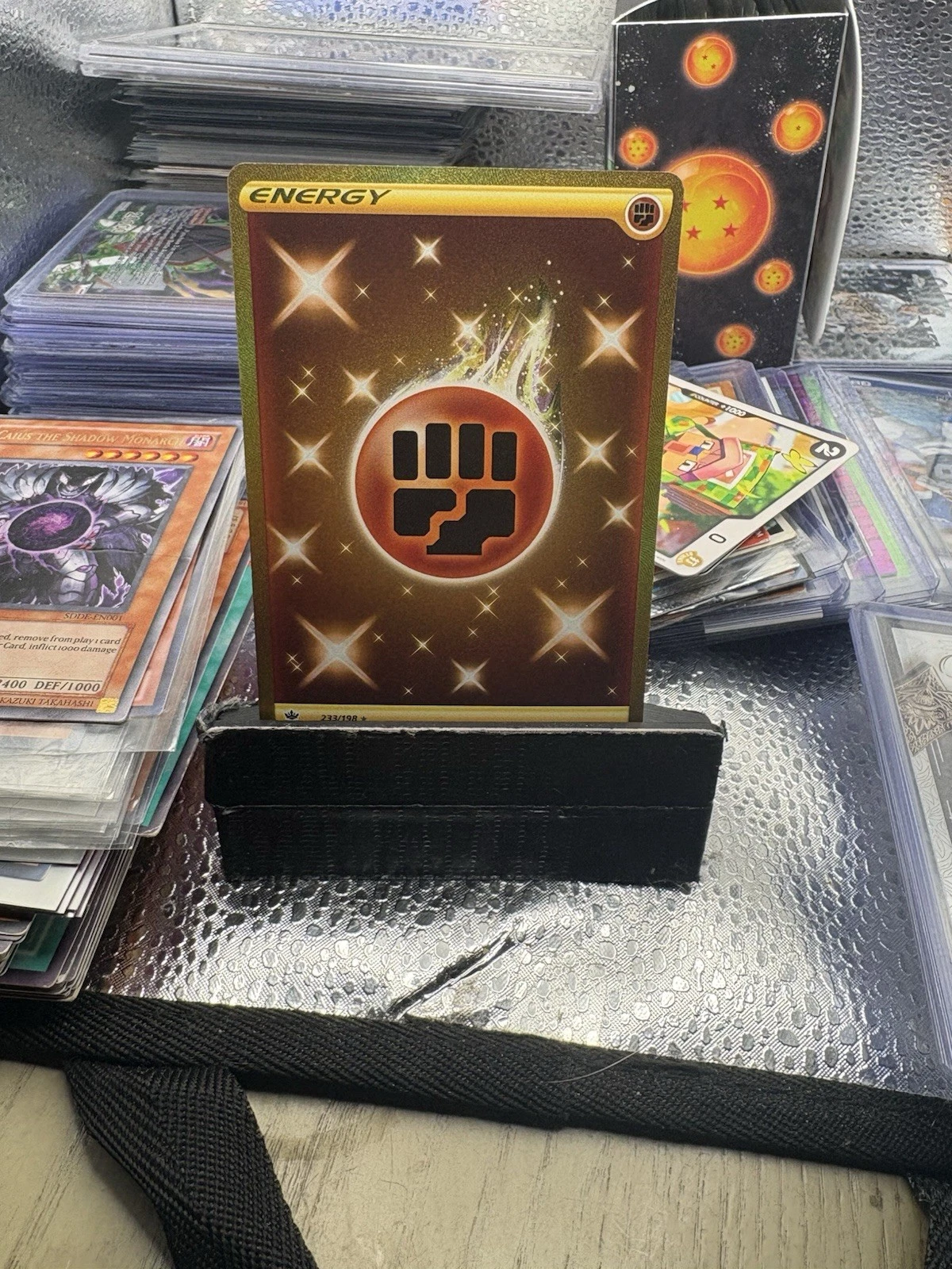 Fighting Energy 233/198 Gold Secret Rare 2021 Pokemon Chilling Rare Card NM
