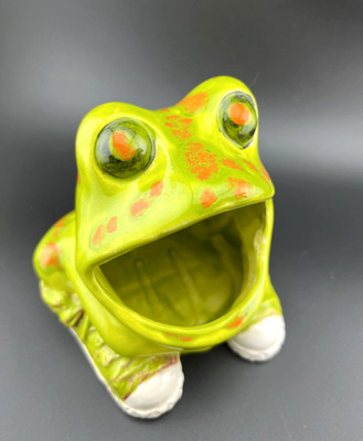 Vintage Ceramic Frog Sponge Holder Lime Green with Tennis Shoes Splatter Glaze