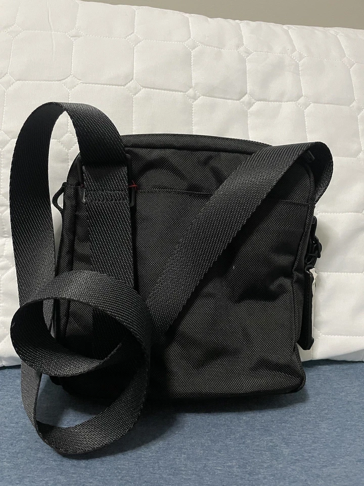 NUEVO Bolso Bandolera Tumi ALPHA BRAVO JUNIOR 9.5” - NEGRO Foto 2 de 4