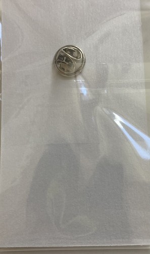 Lawrence Taylor NFL New York Giants Jersey & Lapel Pin Size 1.5x1 inch Brand New - Picture 2 of 2