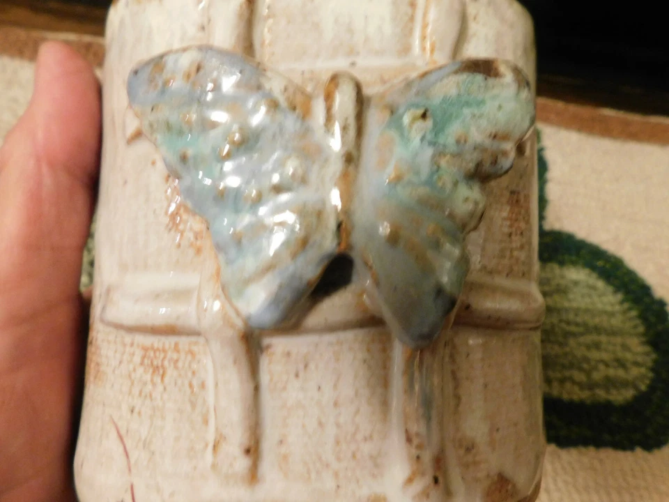 Vtg Ceramic Single Flower small bouquet Vase 3D Butterfly Rustic Tan Teal Oval - Image 2 of 4