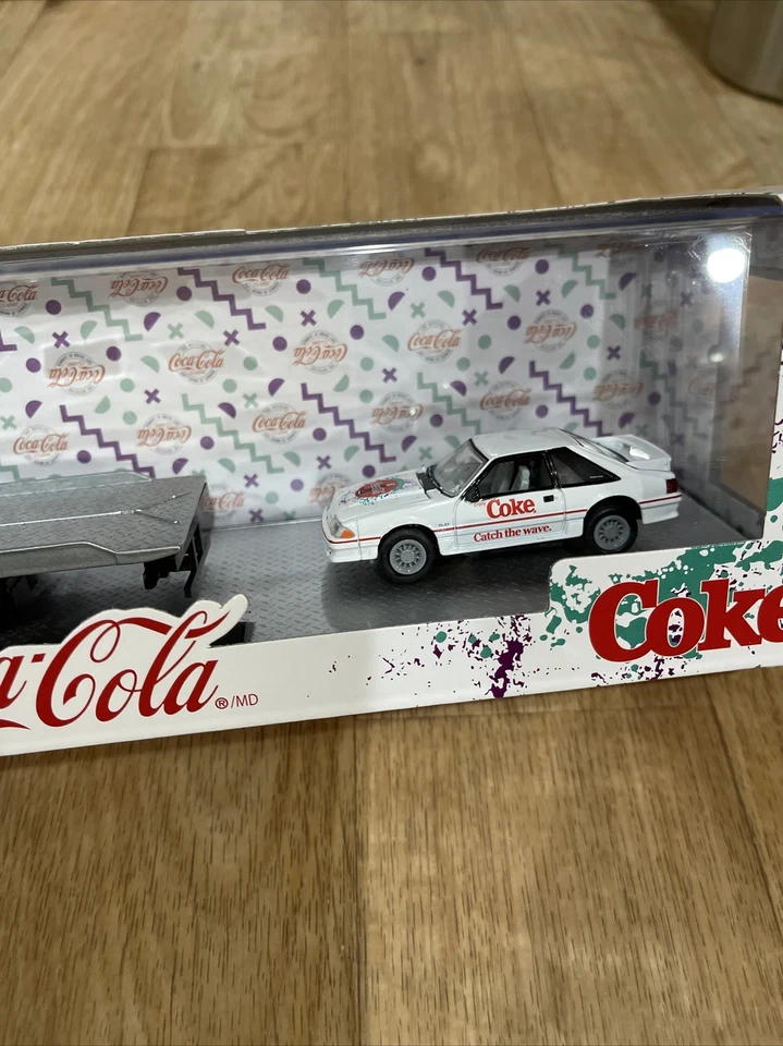 M2 1/64 hauler Coke 1990 Ford C8000 & 1990 mustang GT White New - Image 3 of 4