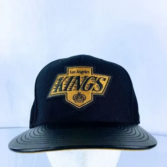 Los Angeles Kings Strapback Cap Mitchell & Ness Leather Brim Black & Gold