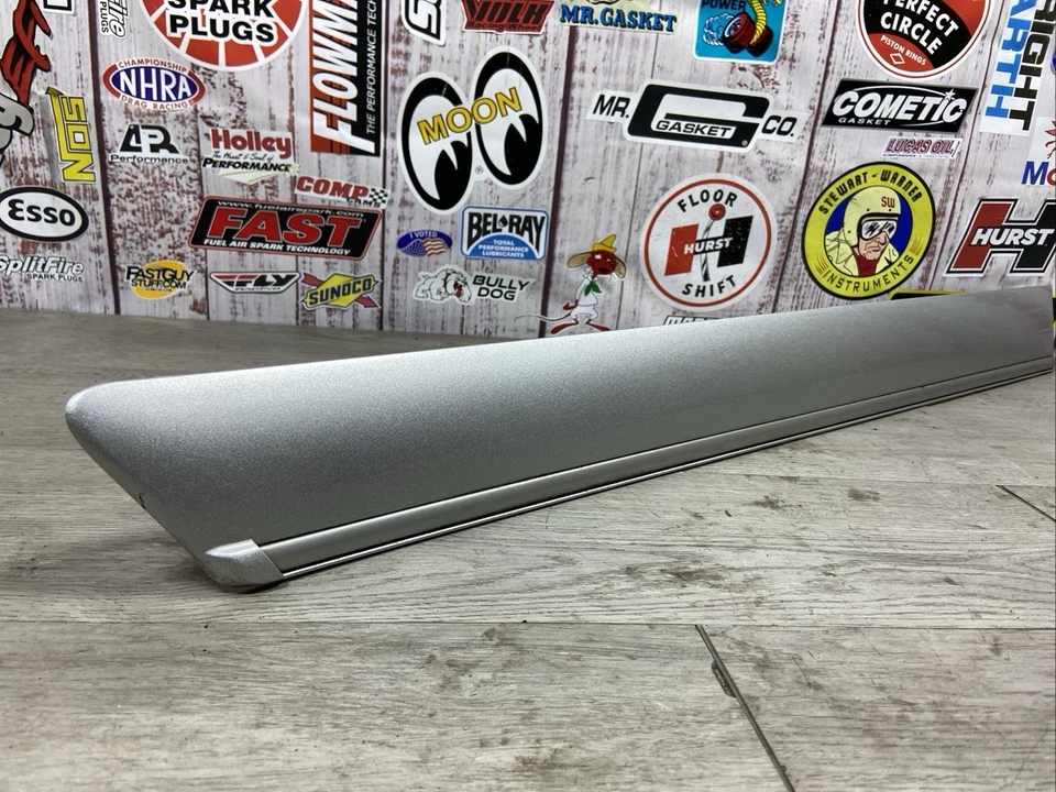 GM Buick Century 1997-2002 moldura trasera S/D centro izquierdo blanco OEM 88952081 Foto 2 de 4