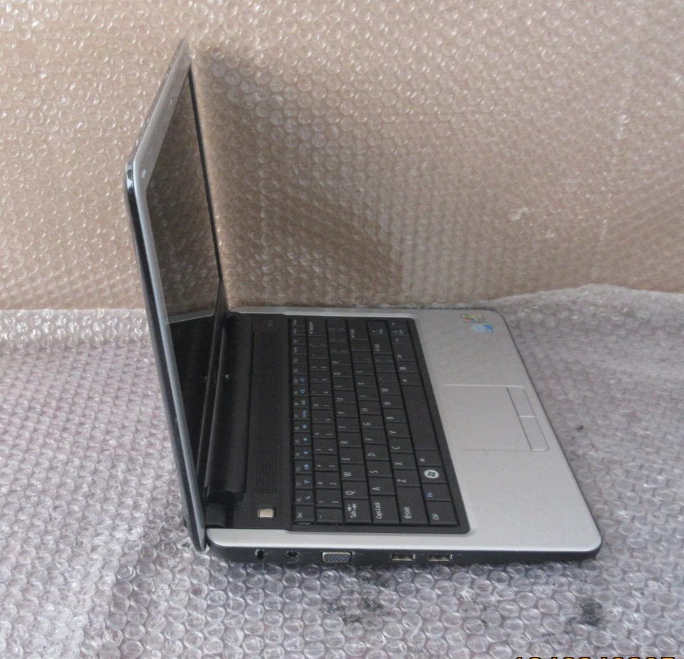 PORTATIL Dell Inspiron Mini 1210 Atom @ 1,66 GHz SIN SSD/HDD/OS. Foto 2 de 4