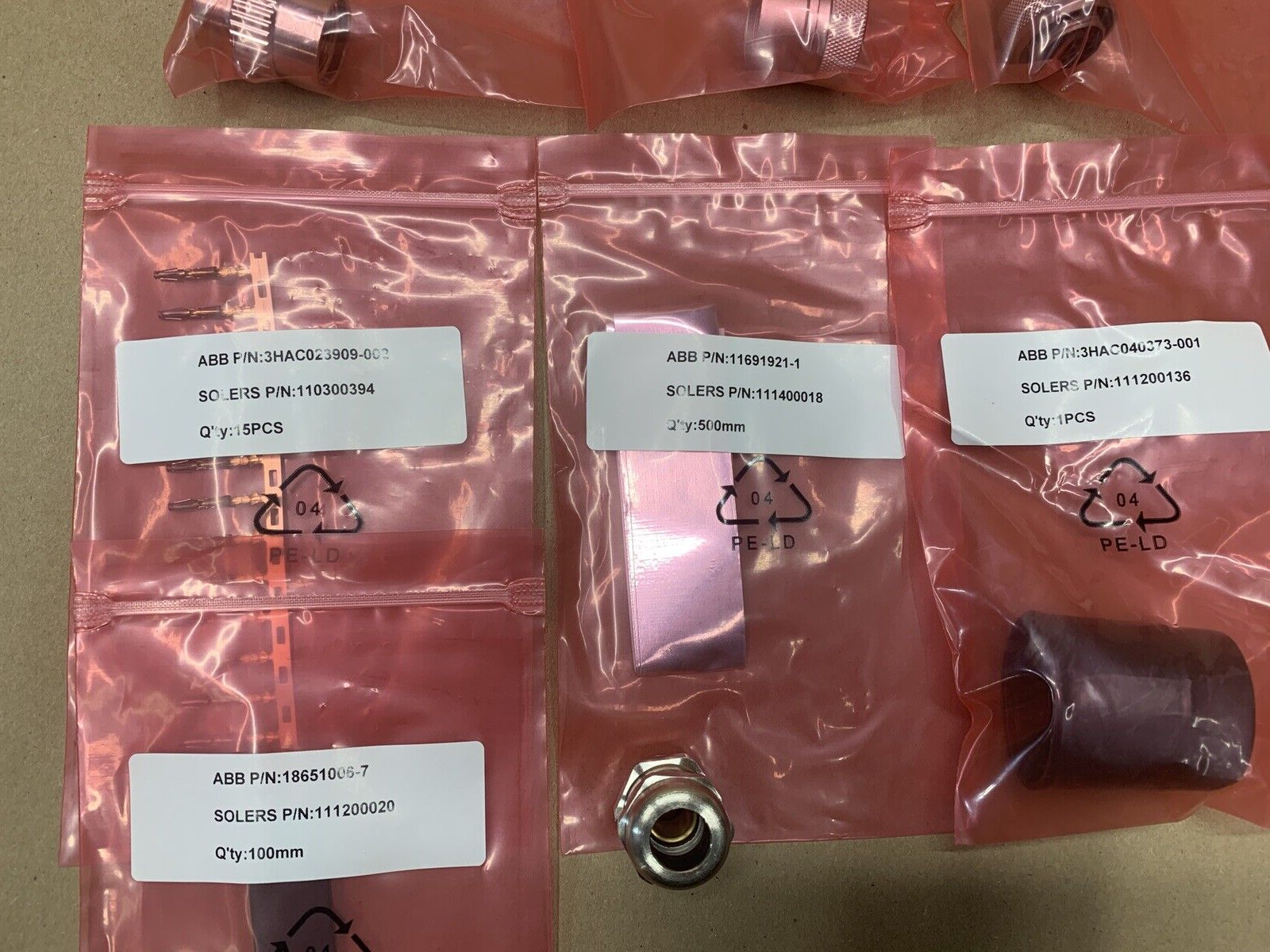 ABB 3HAC037038-001 CONNECTOR SET/KIT R1.CP/CS **NEW*** | eBay