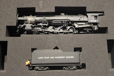 Bachmann Spectrum HO USRA Light 4-8-2 Mountain Locomotive SF&PR