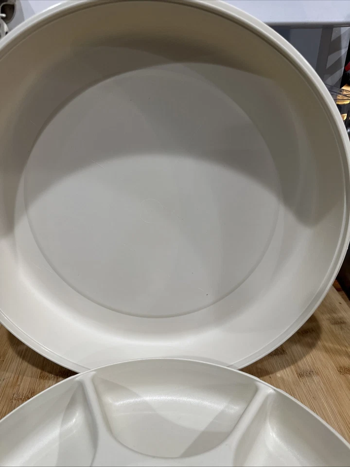 VTG Tupperware 13” Divided Veggie Fruit Dip Snack Party Tray 1665-3 Lid 1666-1 - Image 3 of 4