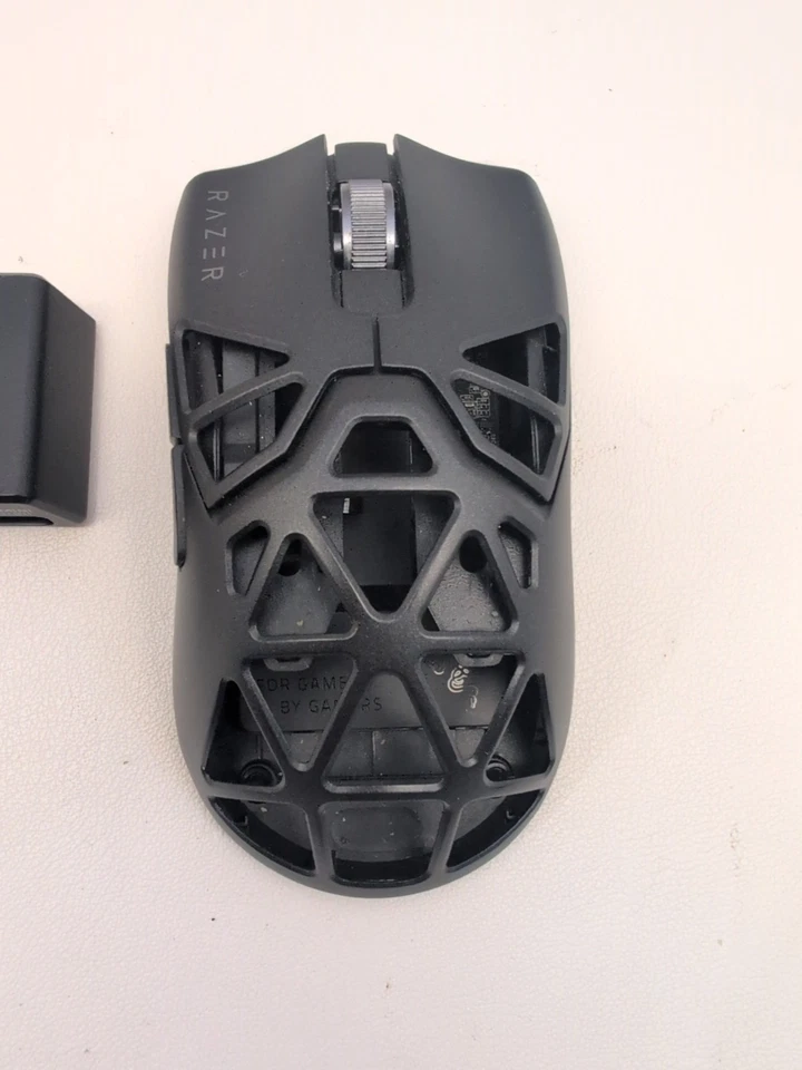 Razer Viper Mini Signature Edition - Black Model RZ01-0441 With Receiver #4 - Image 2 of 4