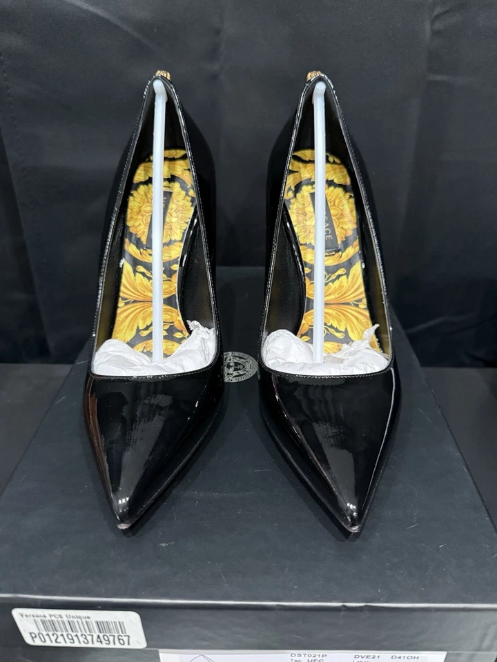 Zapatos de salón Versace de charol negro, talla 36,5 EU/6,5 US Foto 2 de 4