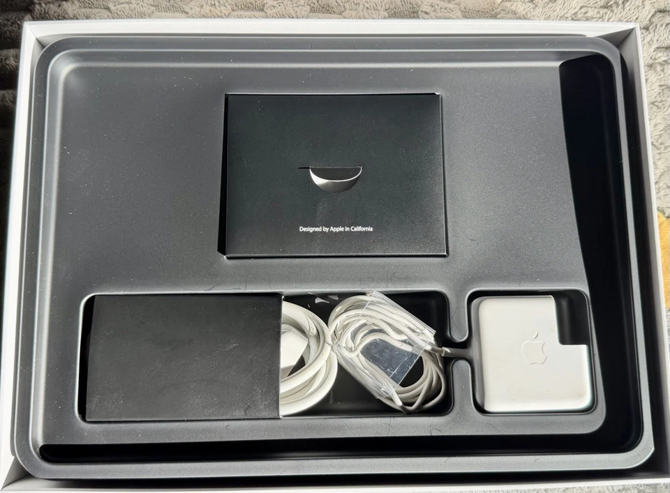 Apple MacBook Air 13.3 英寸 2017 酷睿 i5 1.8GHz 8GB ram 128GB 固态硬盘 OS Monterey OS 12 — 第 4/4 张图片