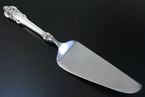 Wallace Sterling Handled Grande Baroque Pie Cake Server