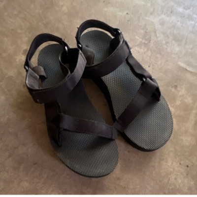 Teva Black/Gray Strappy Sport Sandals Hook & Loop Adjustable Strap US 9