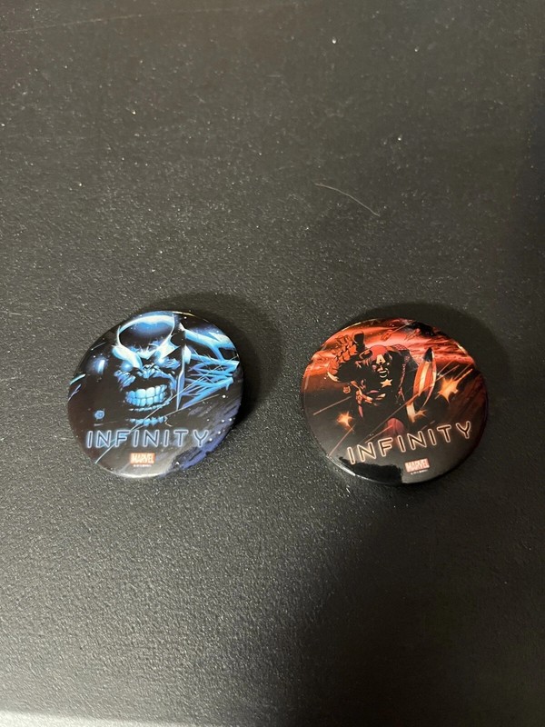 Marvel Comics Infinity War 'THANOS' & 'CAPTAIN AMERICA' Promo Button Badge Pin