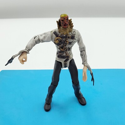 2005 DC Comics Batman Begins Villain Scarecrow 5” Action Figure Spinning  Head