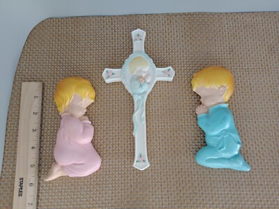 Set Of 3 Praying Children Wall Ceramic Plaques Boy Girl & Cross Bedroom Nursery 