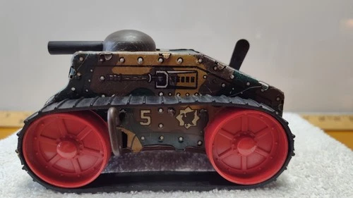 Marx Tin Wind-Up Tank No. 5 – Red Wheels – 1940s/50