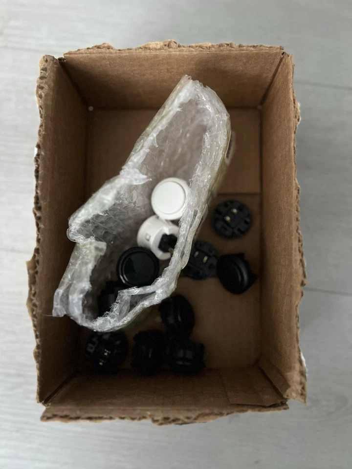 Hori Alpha Fight Stick for PS5/PS4/PC (Custom) + Buttons and Tops - Image 4 of 4