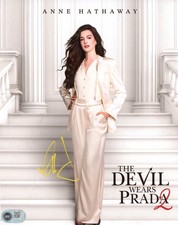 Anne Hathaway “Devil Wears Prada 2” AUTOGRAPH ‘Andrea’ Signed 10x8 Photo ACGcert