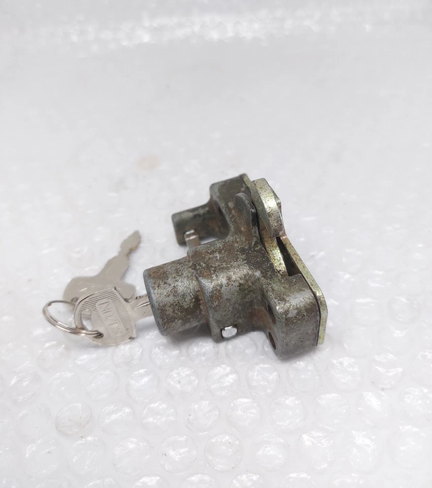 Cerradura asiento Suzuki GT185 GT250 GT380 GT550 GT750 RE5 GS550 GS750 GS1000 Foto 4 de 4