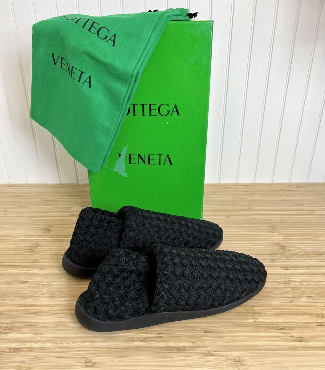 NEW IN BOX BOTTEGA VENETA INTRECCIATO FABRIC STARFISH SLIP NEW IN BOX BOTTEGA VENETA INTRECCIATO FABRIC STARFISH SLIP