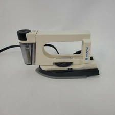 VTG Sanyo Travel Butler Portable Iron W/ Spray Feature Dual Voltage 120V A201N